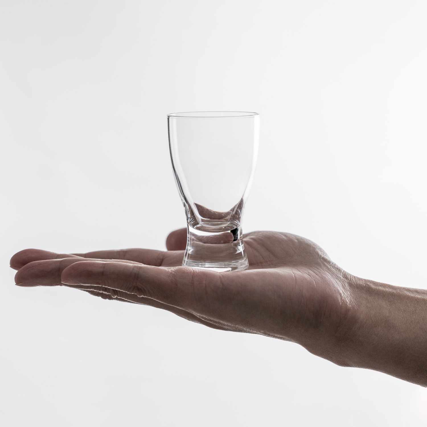 Image of Clear Curve Glass Sake Cup 2