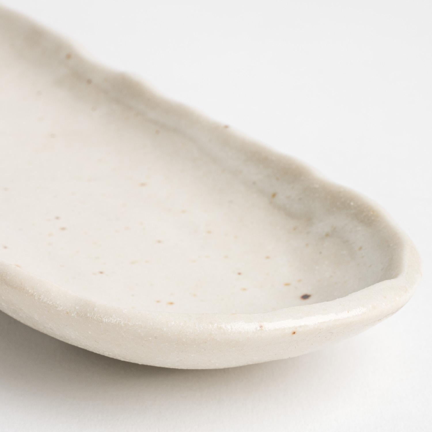 Image of Kohiki White Oval Plate 10.75" 5