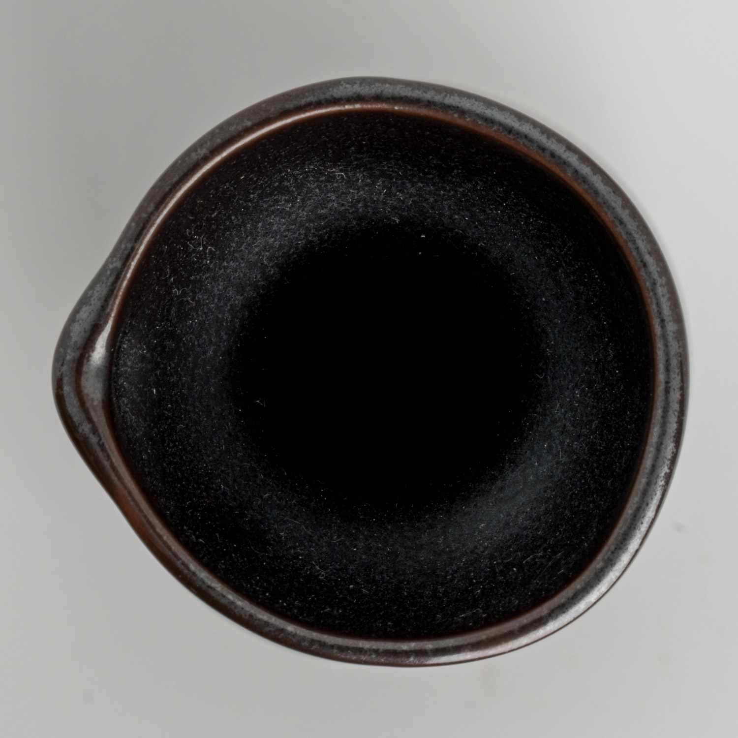 Image of Tessa Black Sake Bottle 8 oz 2