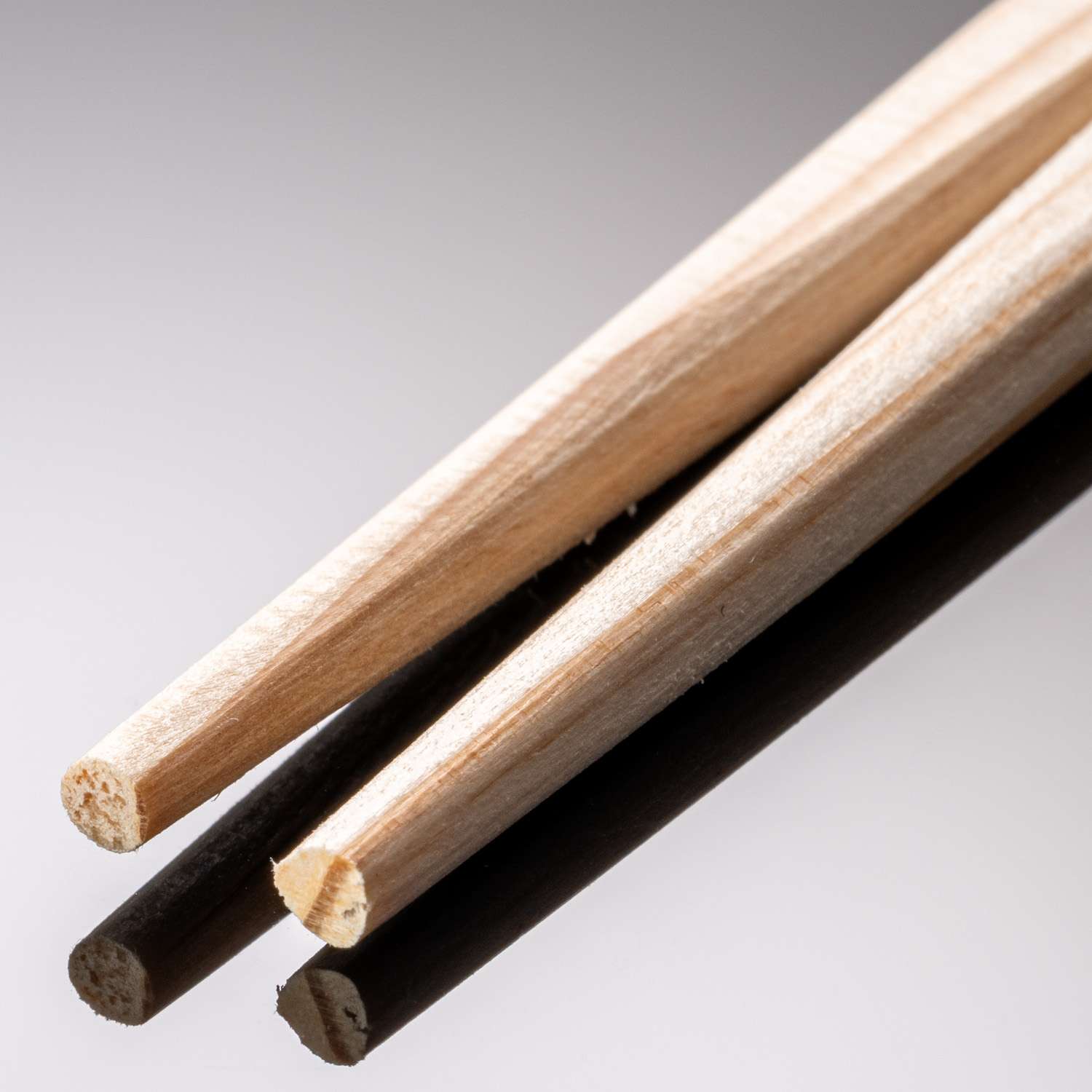 Image of Disposable Grade A Cedar Chopsticks 9.5" with Paper Band 2000 pairs/case 3